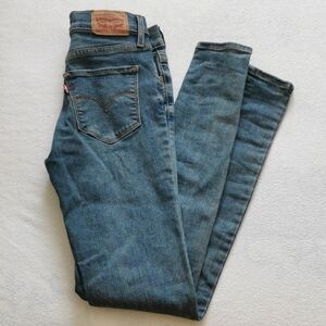Levi's Women's Medium Blue Skinny Jeans